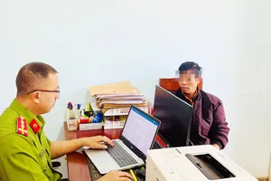 Bị phạt vì bình luận xúc phạm công an