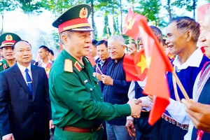 Đại tướng Nguyễn Trọng Nghĩa gặp mặt 100 già làng, người uy tín Tây Nguyên