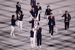 Nhóm vận động viên đến từ Đài Loan tại lễ khai mạc Thế vận hội Olympic 2020 ở thủ đô Tokyo, Nhật, ngày 24-7. Ảnh: AP