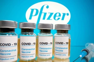 Ảnh minh hoạ các lọ chứa vaccine Pfizer/BioNTech. Ảnh minh hoạ: REUTERS 