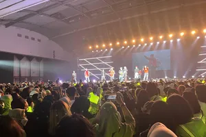 Người xem buổi biểu diễn của nhóm nhạc NCT 127 ở Indonesia ngày 4-11. Ảnh: AFP