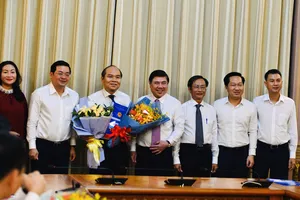 TP.HCM: Điều động 2 nguyên chủ tịch quận về hai sở 'nóng'