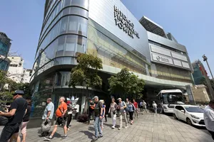 Bitexco nói gì trước cảnh nhiều gian hàng ở tòa tháp 68 tầng đóng cửa?