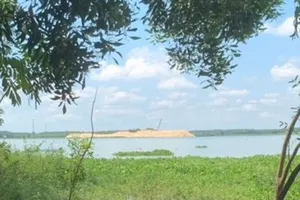 Tây Ninh: 3 người tử vong khi chèo ghe ra sông hái bông súng