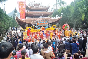 Thủ tướng yêu cầu không dùng xe công đi lễ hội