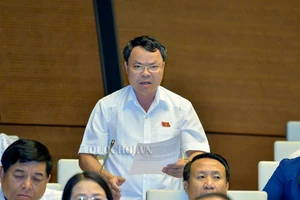 Sẽ hỗ trợ gần 900 tỉ đồng cho các hộ mất nhà vì lũ 