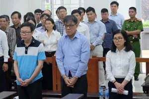 Đột ngột hoãn phiên toà xử dàn lãnh đạo PEVP