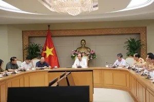 Tù 15-8, đăng ký ô tô, xe máy trực tuyến ở Hà Nội, TP.HCM