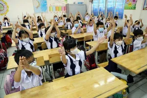 Mở cửa trường học: Giáo viên, học sinh bản lĩnh, phụ huynh lo ngại 