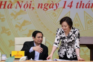 Thủ tướng: Tránh việc 'vừa khen thưởng xong lại xem xét kỷ luật'