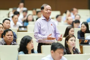 Tranh luận việc mời thanh tra, công an giám sát thực hiện dự án