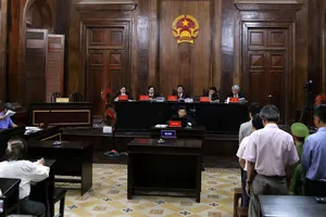 Thẩm phán được bổ nhiệm lại có nhiệm kỳ đến khi nghỉ hưu