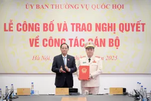 Thiếu tướng Nguyễn Quốc Hùng giữ chức Phó Chủ nhiệm Ủy ban Quốc phòng, An ninh và Đối ngoại