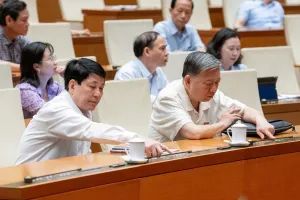 Cán bộ làm công tác xây dựng pháp luật được hỗ trợ 100% lương/tháng