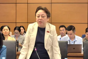 Đại biểu Phạm Khánh Phong Lan: Tỉ lệ bảo hiểm y tế trên 95% nhưng người bệnh vẫn phải mua thuốc ngoài