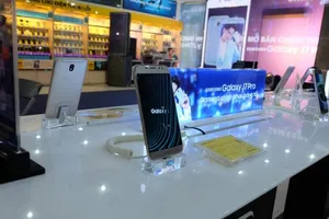 Galaxy J7 Pro gây choáng với lượng đặt hàng khủng