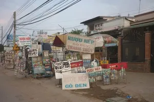 Buôn bán rượu 'dỏm' coi chừng mang họa