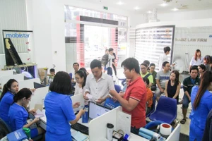 Mobiistar Zumbo J2 nhộn nhịp trong ngày đầu mở bán 