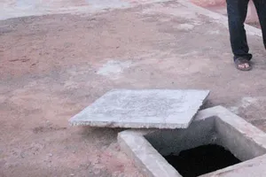 Học sinh lọt cống, hai bên đổ lỗi