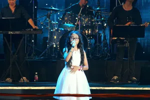 Phương Mỹ Chi thắng đúp ở Giải thưởng âm nhạc Zing 2013