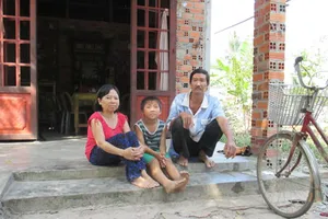 Mất cả gia đình, cháu bé bị trầm cảm