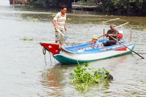 Xác người đàn ông trôi trên sông Sài Gòn