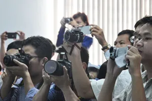 Đấu thầu thuốc tập trung nhưng có nên ồ ạt?