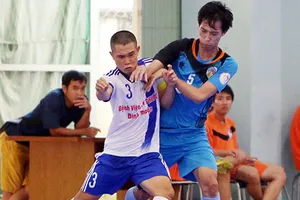 Vấn đề của bóng đá VN: Giải quốc gia ở sân làng