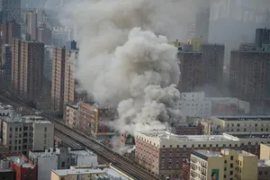 Nổ sập hai cao ốc, chết người ở New York