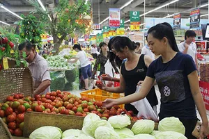 Lo chất lượng hàng trong siêu thị: Nhiều kẽ hở trong kiểm tra hàng hóa