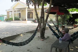 Trung tâm văn hóa cộng đồng bỏ không