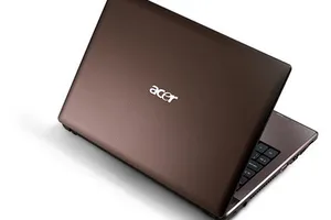 Mua laptop core i3, tặng điện thoại
