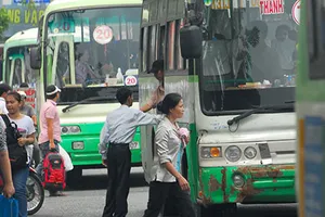 Chưa thể thay xe buýt lớn bằng xe nhỏ
