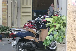 Trổ cửa gây ồn, tám năm chưa xử xong