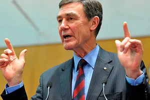  Các vật trôi nổi không phải mảnh vỡ máy bay