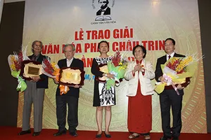 Đừng để các nhà nghiên cứu mong ngóng tiền