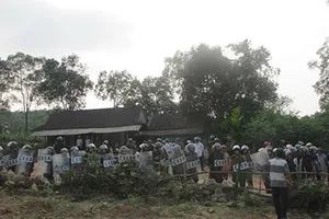 Vụ dân bắt công an: Thêm một bị can ra đầu thú