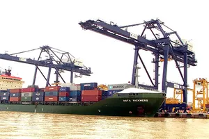 Khai thông kinh tế cảng biển TP.HCM