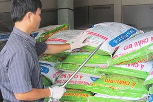 Phanh phui xưởng sản xuất phân bón dỏm liên tỉnh 