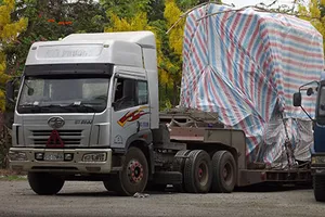 Xe “khủng” lăn bánh sẽ bị xử lý 