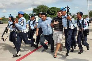 Hành khách đi vệ sinh bị tưởng nhầm không tặc