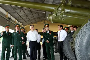 Chủ tịch nước thăm Lữ đoàn pháo binh 75