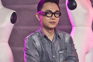 Thời trang Công Trí triển lãm tại Ý