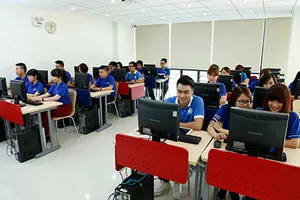 Có nên gửi con đi du học sớm?