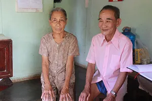 Hoàng thân đi gánh nước thuê!