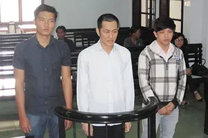 Lãnh án vì lấy tiền công ty đưa sếp đi cá độ