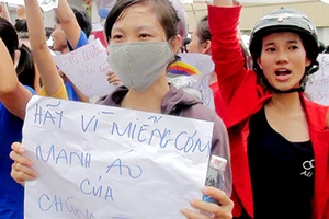 Từ vụ lợi dụng tuần hành để cướp phá, nghĩ về "món nợ" Luật Biểu tình