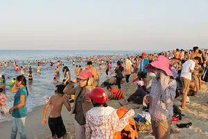 Miền Trung ngắc ngoải vì nóng