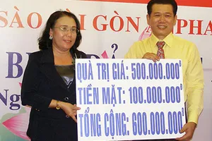 Hơn 600 triệu đồng gửi tặng cảnh sát biển