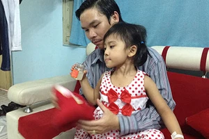 Ấm ức vì bị buộc giúp người giành con mình 